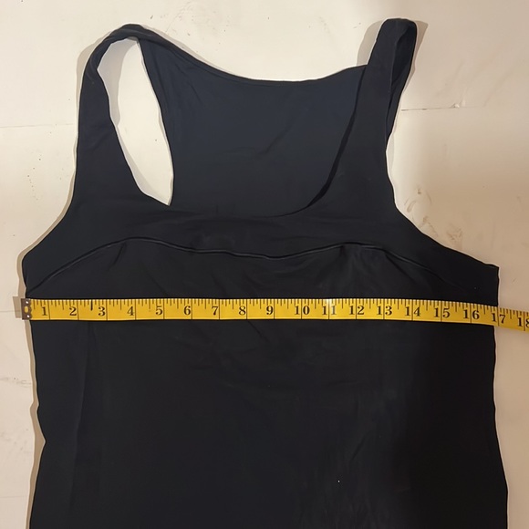 Lululemon black tank - Picture 5 of 5